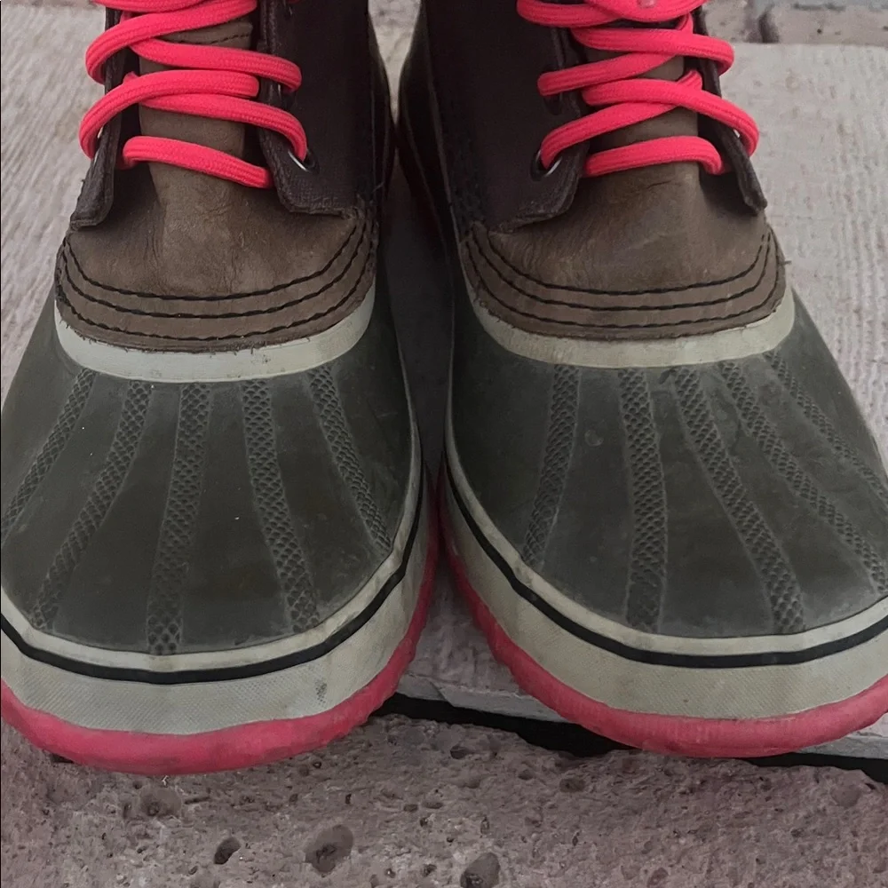 Sorel Women's Premium Waterproof Insulated Lace Canvas Hot Pink Boots 10